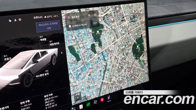 Tesla Cybertruck 2025