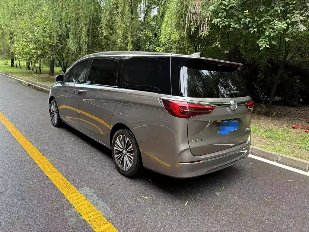 Buick GL8 2021