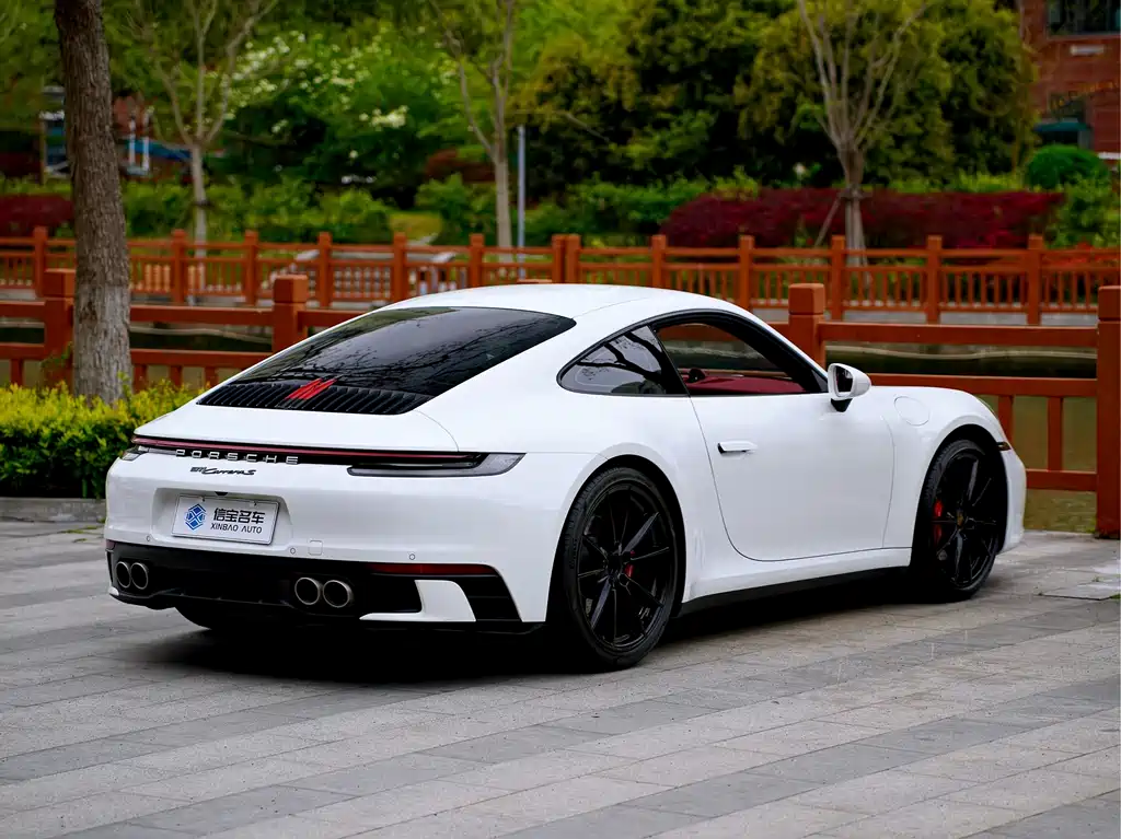 Porsche 911 2023