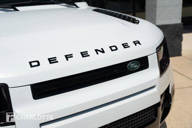 Land Rover Defender 2023