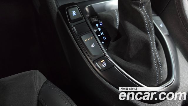 Hyundai Veloster 2021