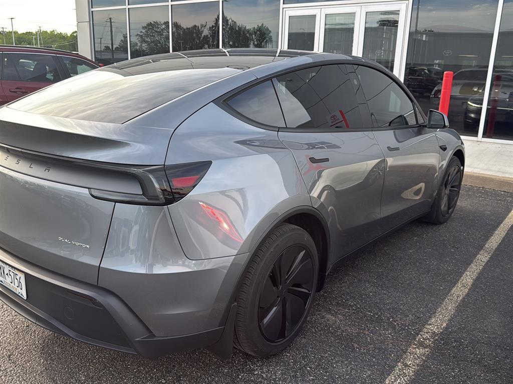 Tesla Model Y 2026