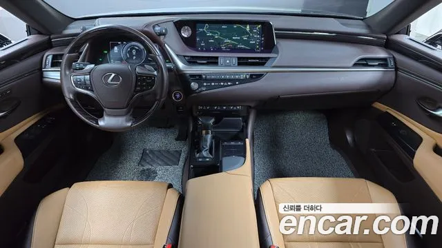 Lexus ES 2020