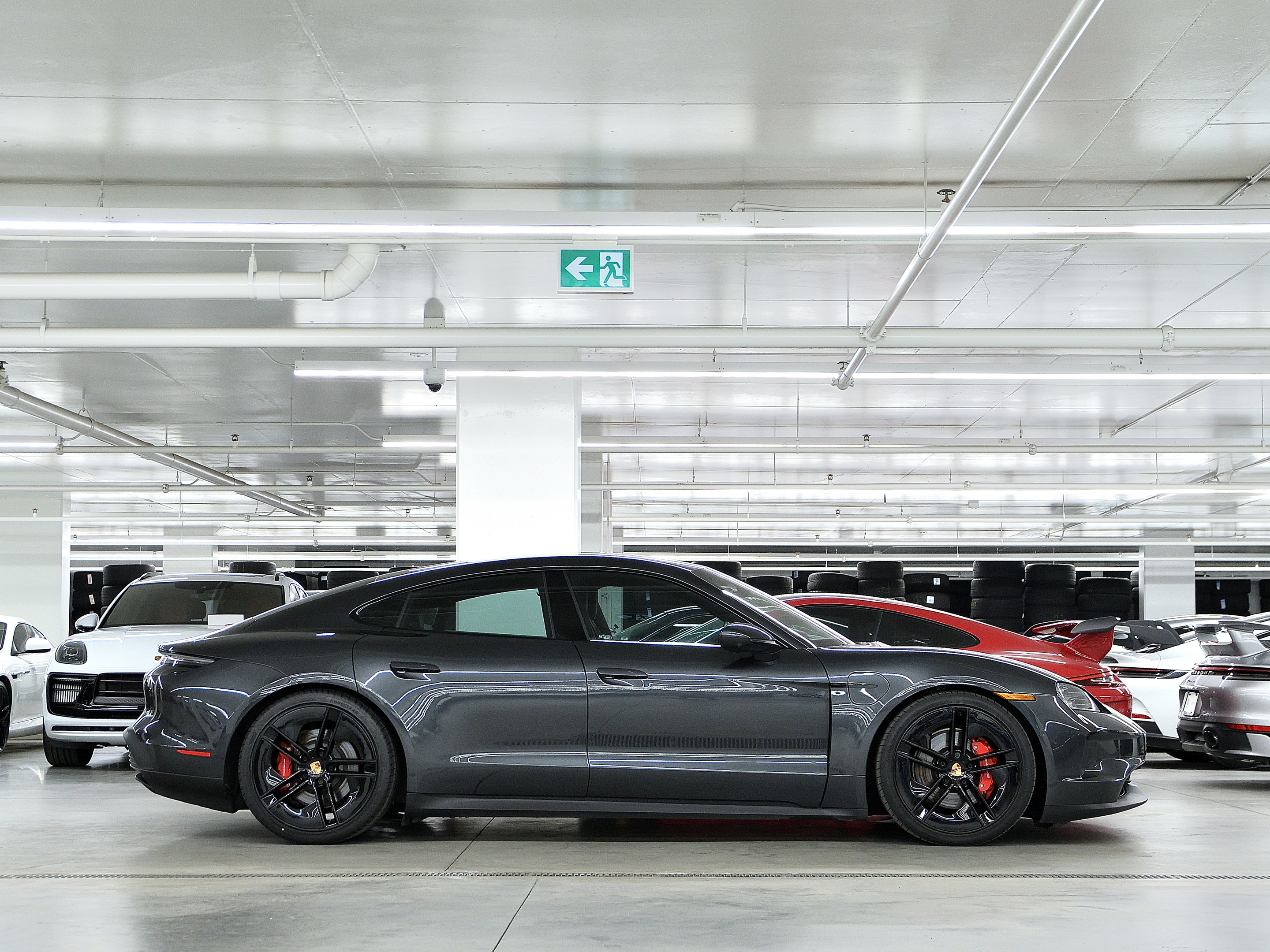 Porsche Taycan 2025
