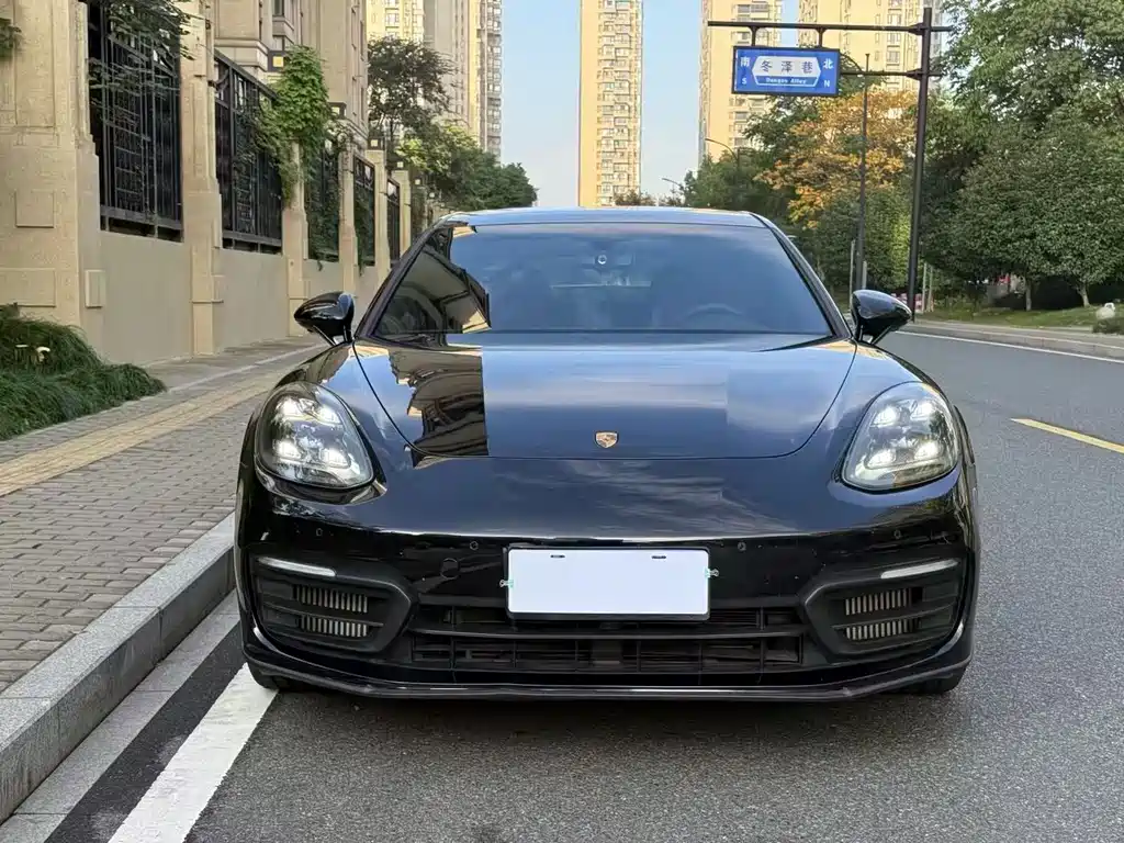 Porsche Panamera 2022