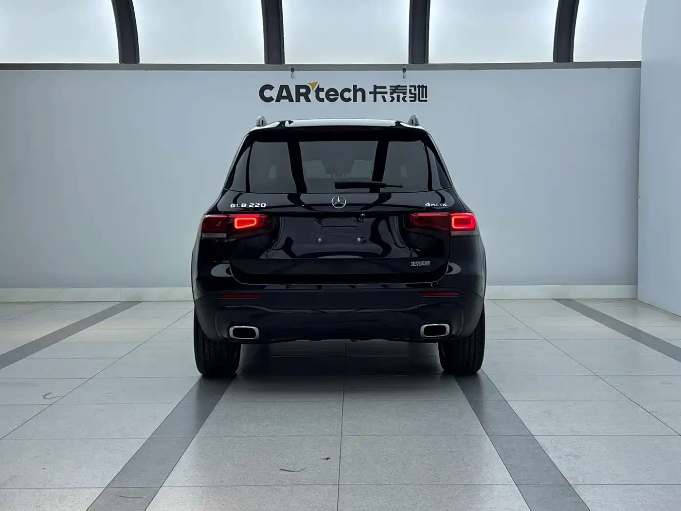 Mercedes-Benz GLB 2023