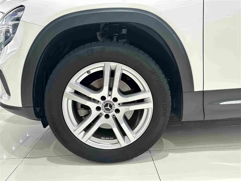 Mercedes-Benz GLB 2023