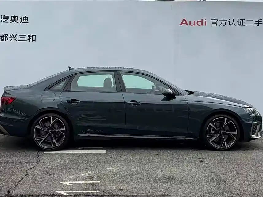 Audi A4 2025