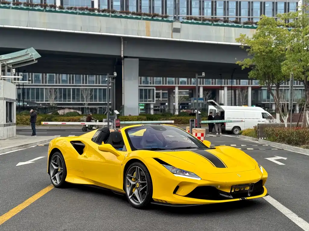 Ferrari F8 2022