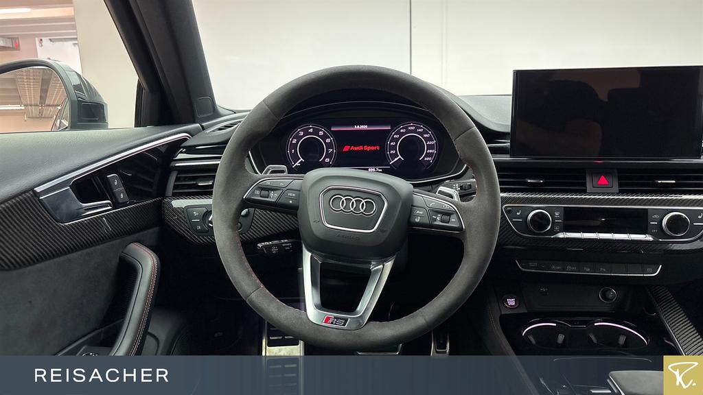 Audi RS4 2023