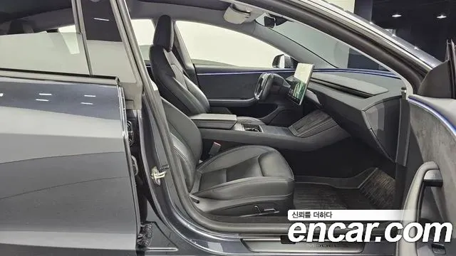 Tesla Model 3 2024