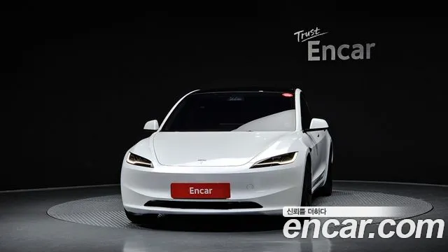 Tesla Model 3 2024