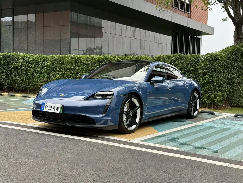 Porsche Taycan 2021
