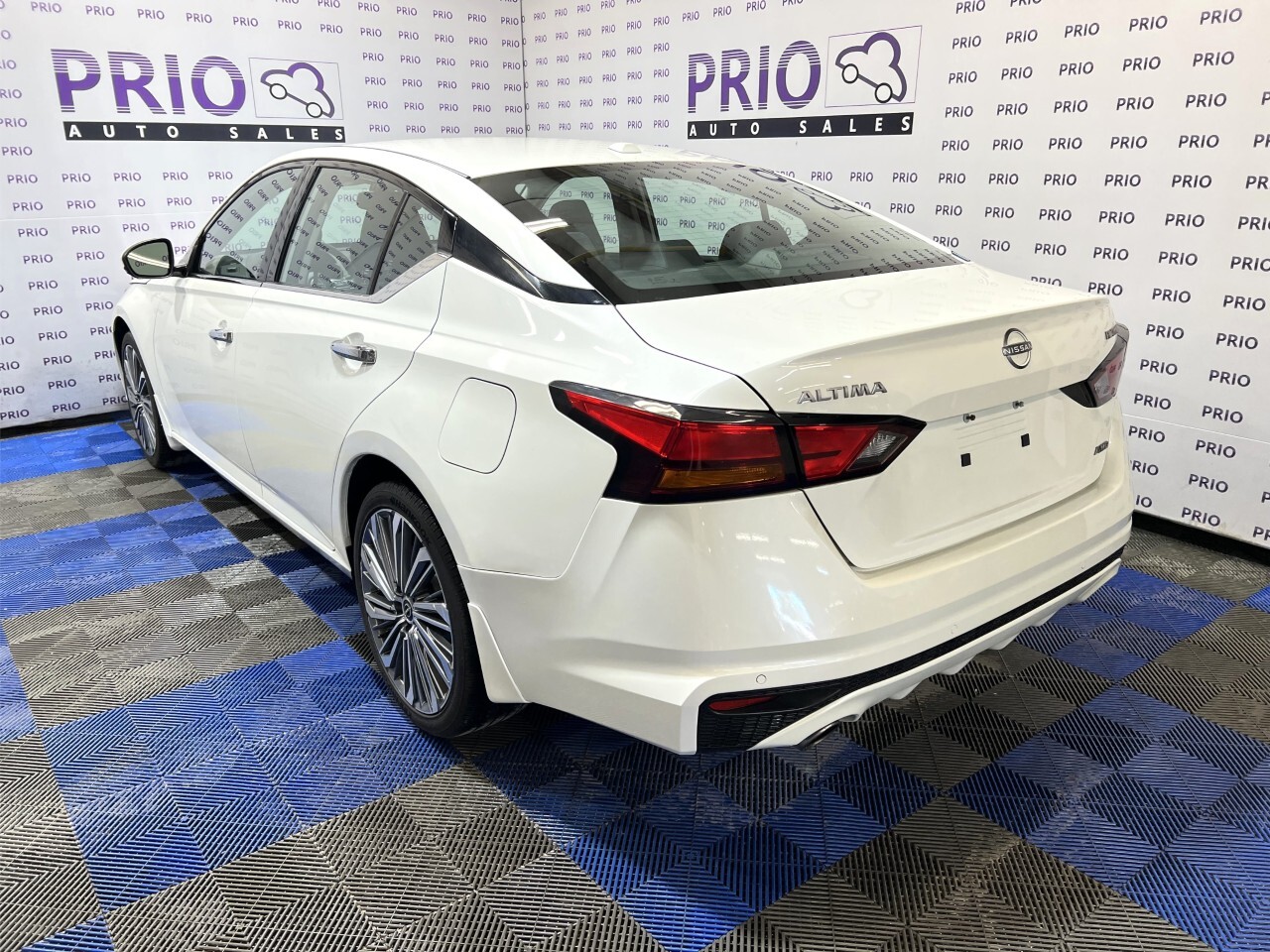 Nissan Altima 2023