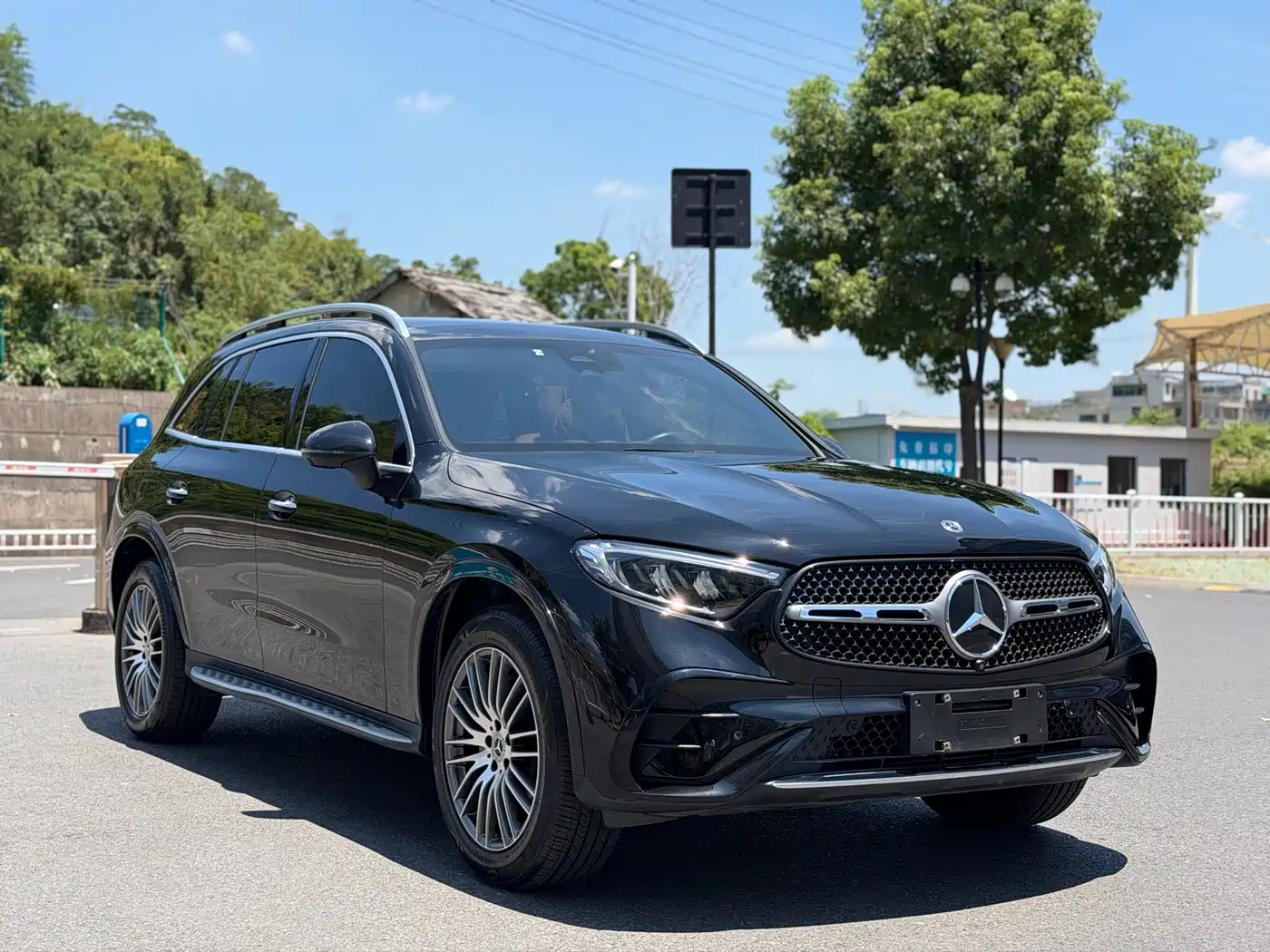 Mercedes-Benz GLC 2023