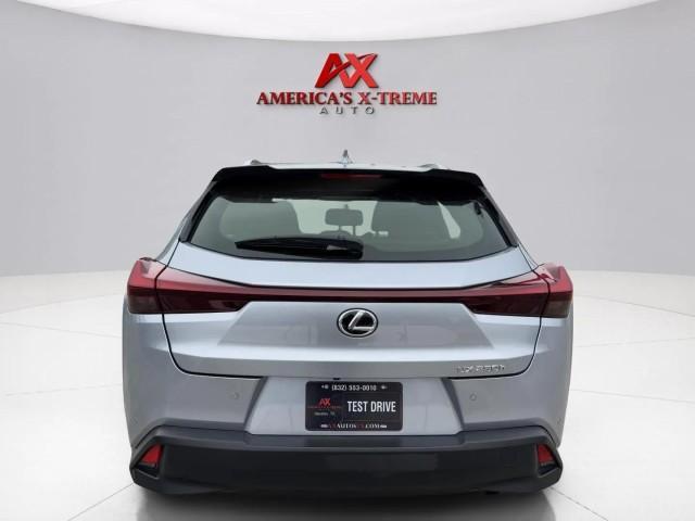 Lexus UX 2023
