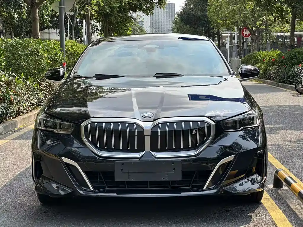 BMW i5 2024