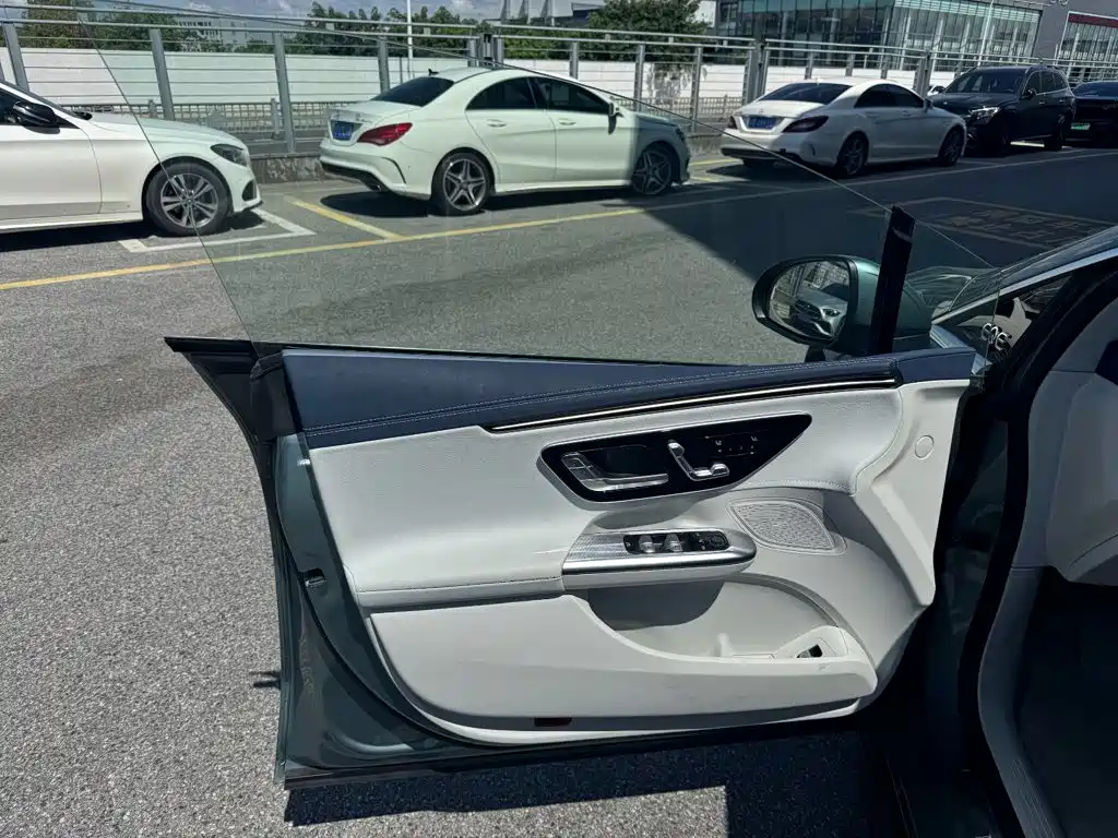 Mercedes-Benz EQE 2024