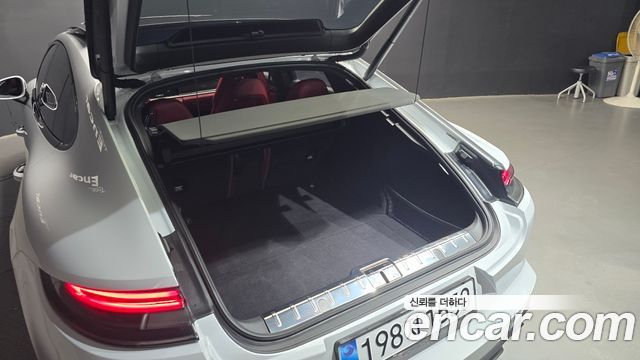 Porsche Panamera 2023