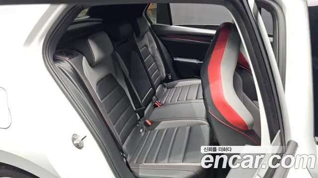 Volkswagen Golf 2024