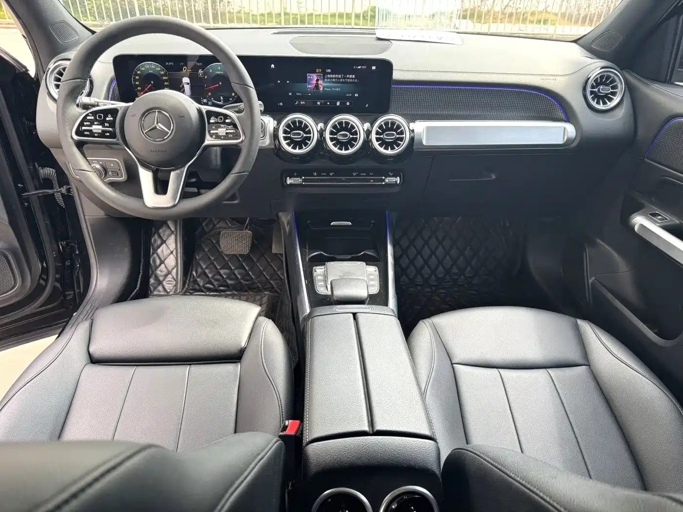 Mercedes-Benz GLB 2023