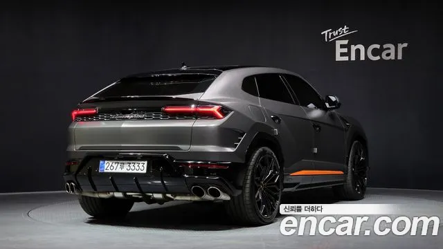 Lamborghini Urus 2025