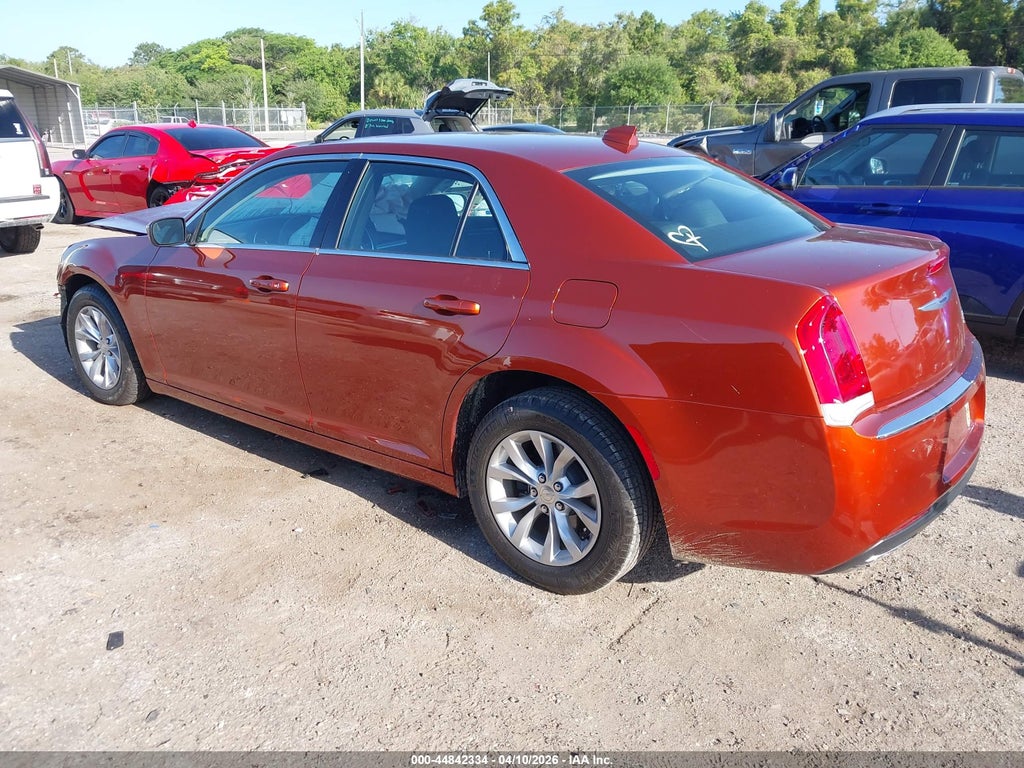 Chrysler 300 2021