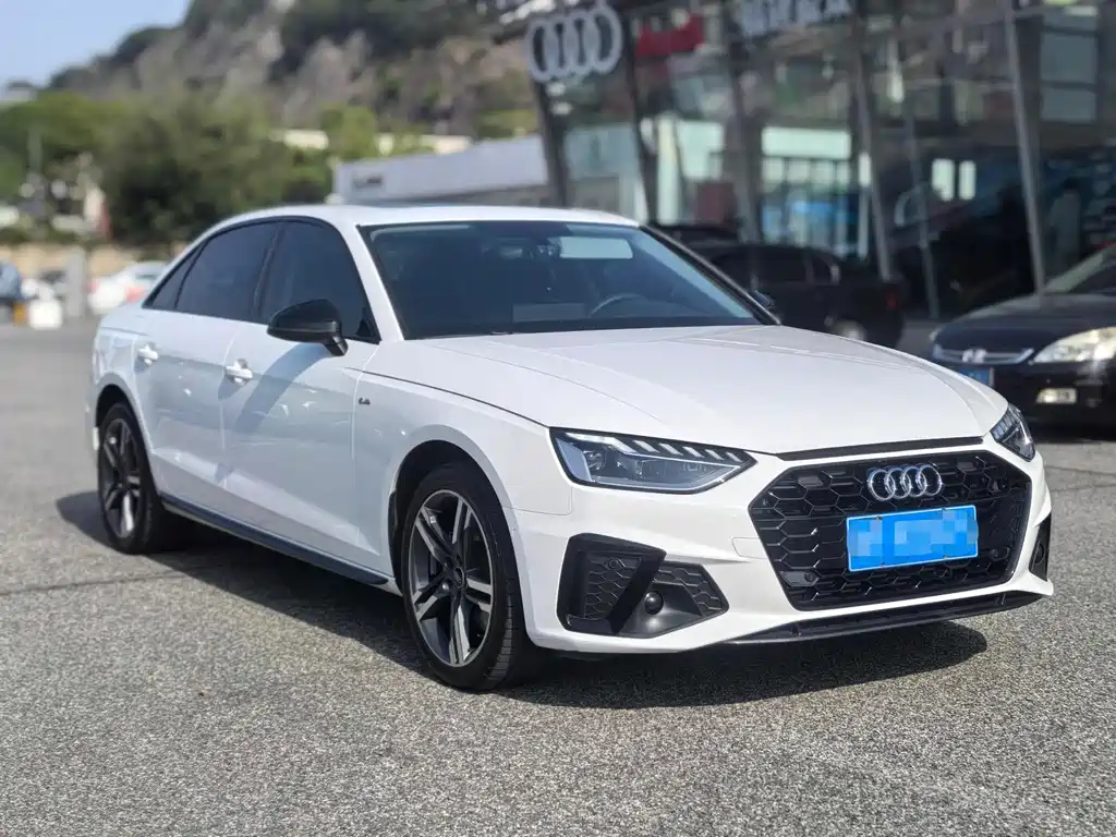 Audi A4 2023