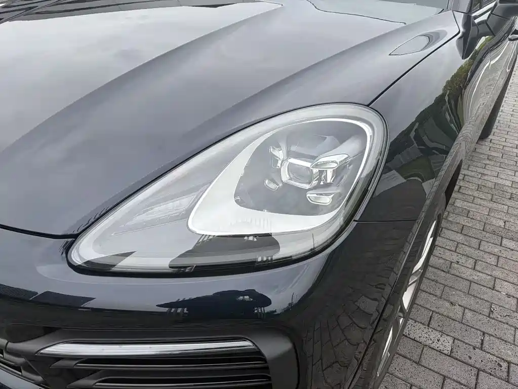Porsche Cayenne 2022