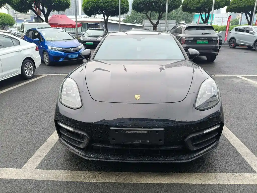 Porsche Panamera 2022