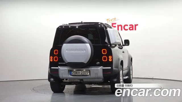 Land Rover Defender 2021