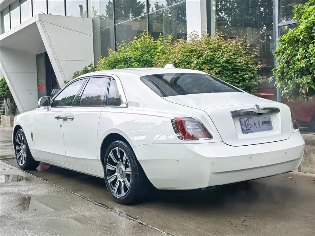 Rolls-Royce Ghost 2023