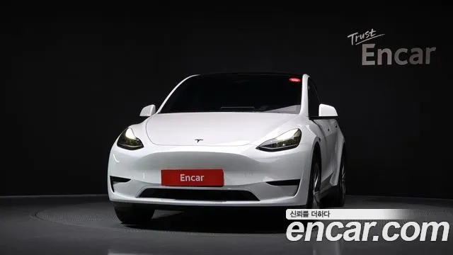 Tesla Model Y 2024