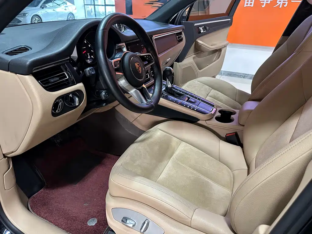 Porsche Macan 2021