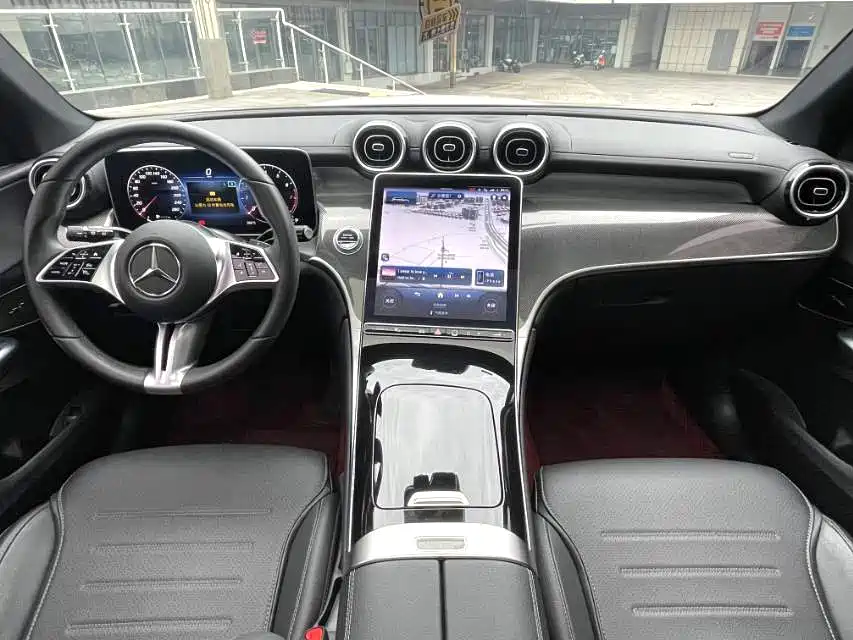Mercedes-Benz GLC 2023