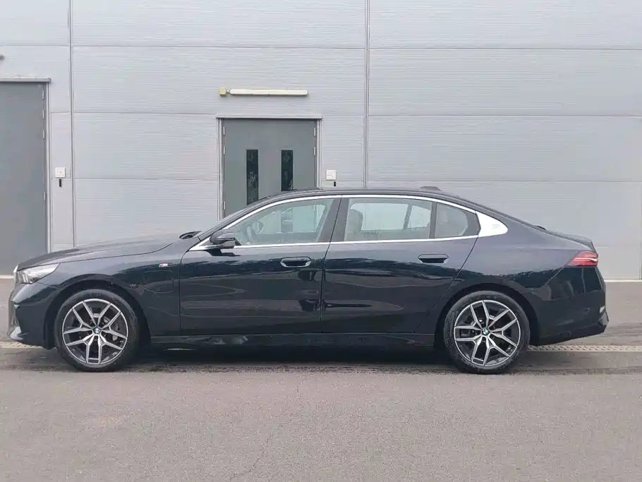 BMW i5 2026