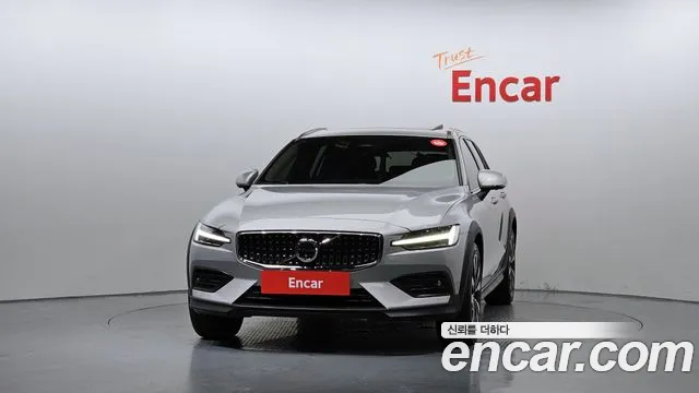 Volvo V60 2023