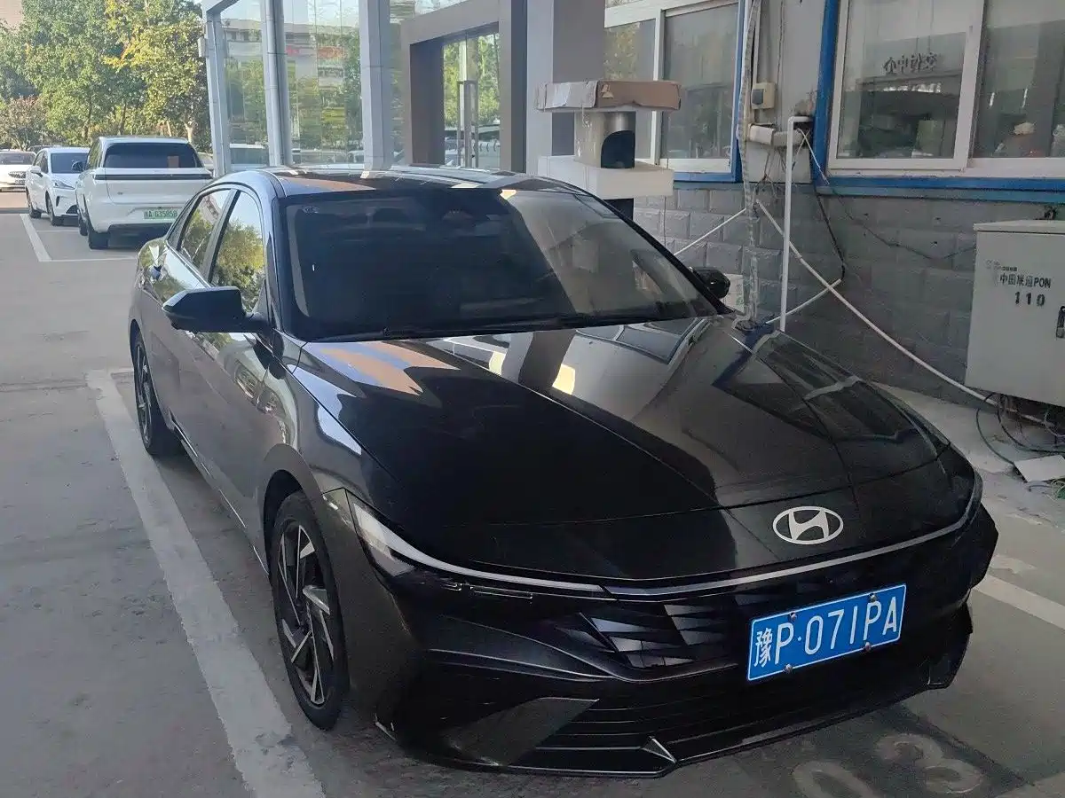 Hyundai Elantra 2023