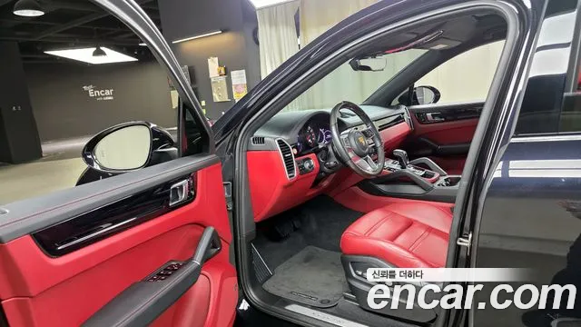 Porsche Cayenne 2021