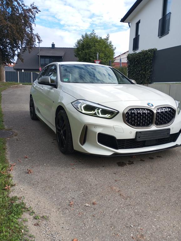 BMW M135 2021