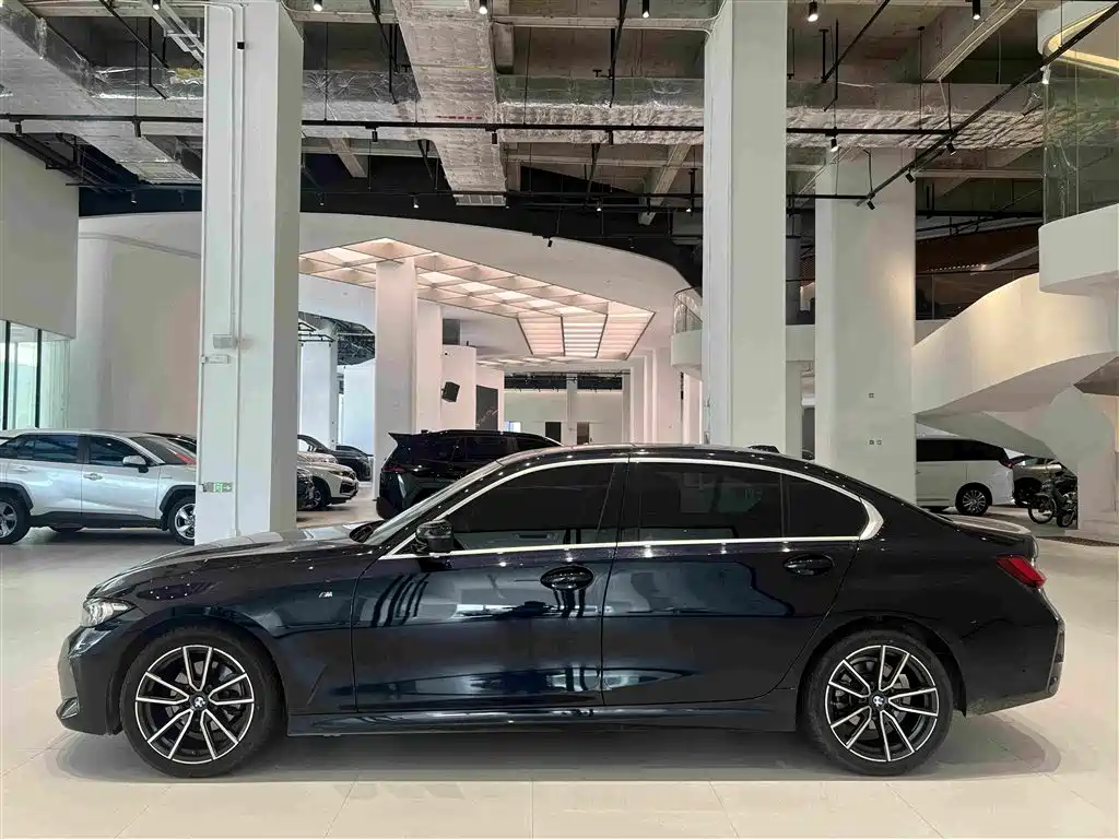 BMW 3 серии 2025
