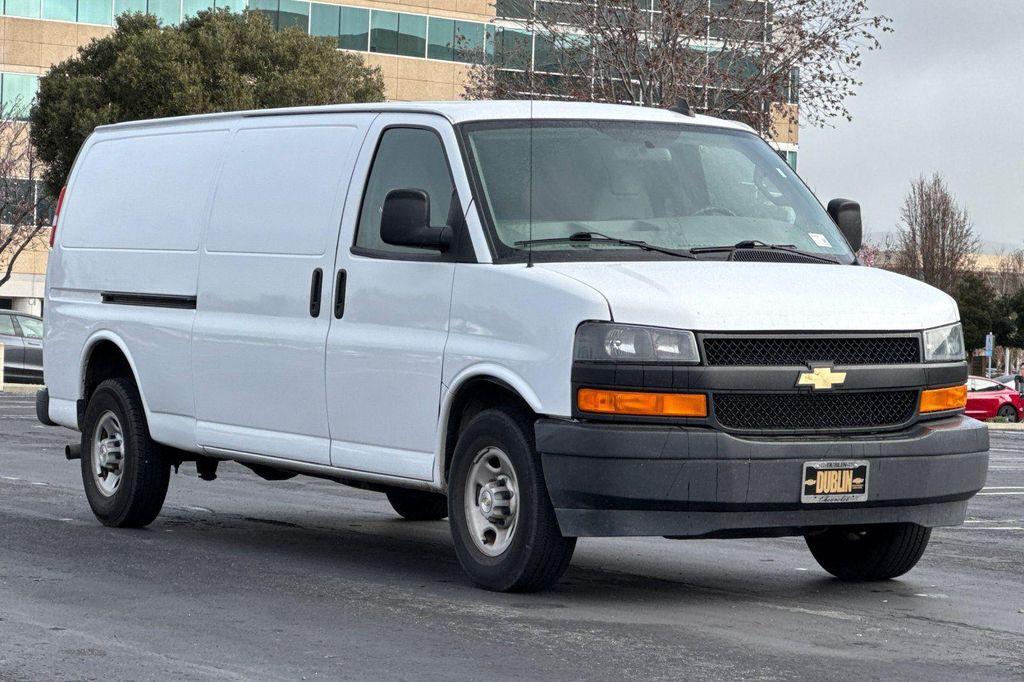 Chevrolet Express 2023