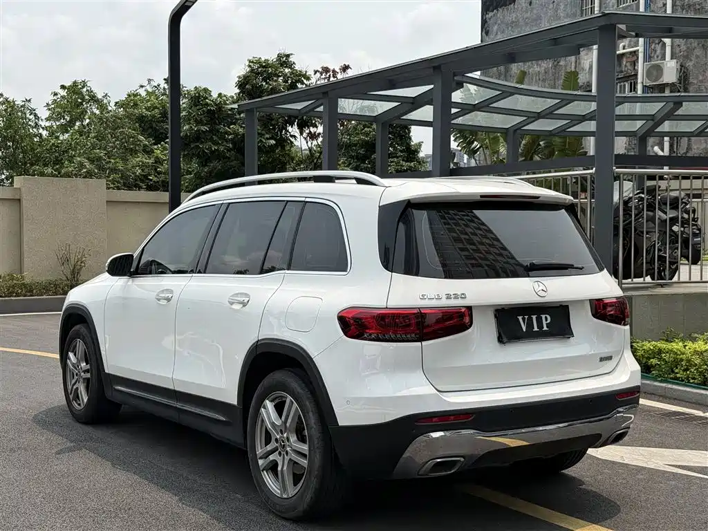 Mercedes-Benz GLB 2023