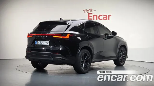 Lexus NX 2025