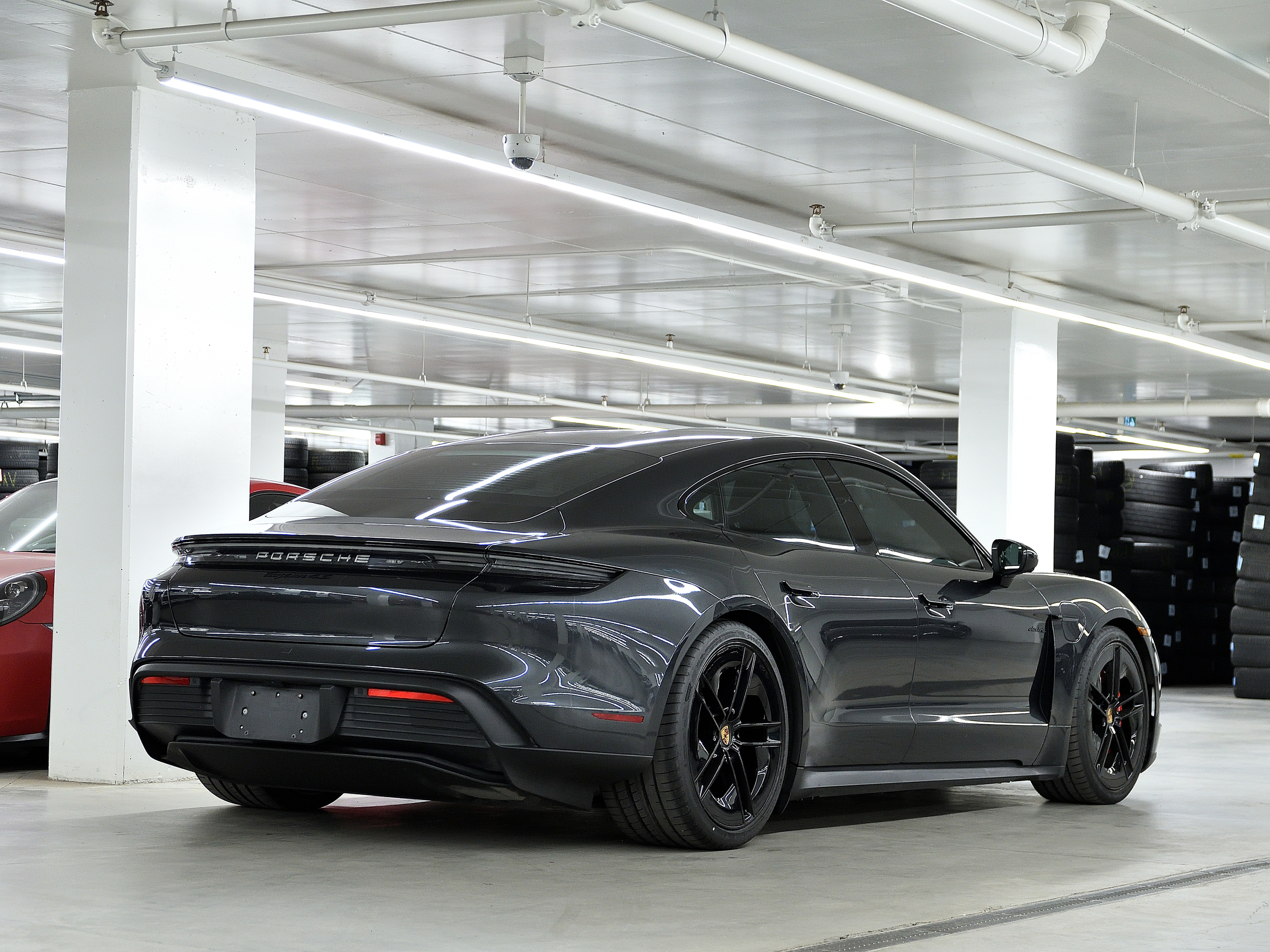 Porsche Taycan 2025