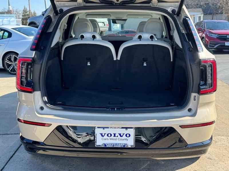 Volvo EX90 2025