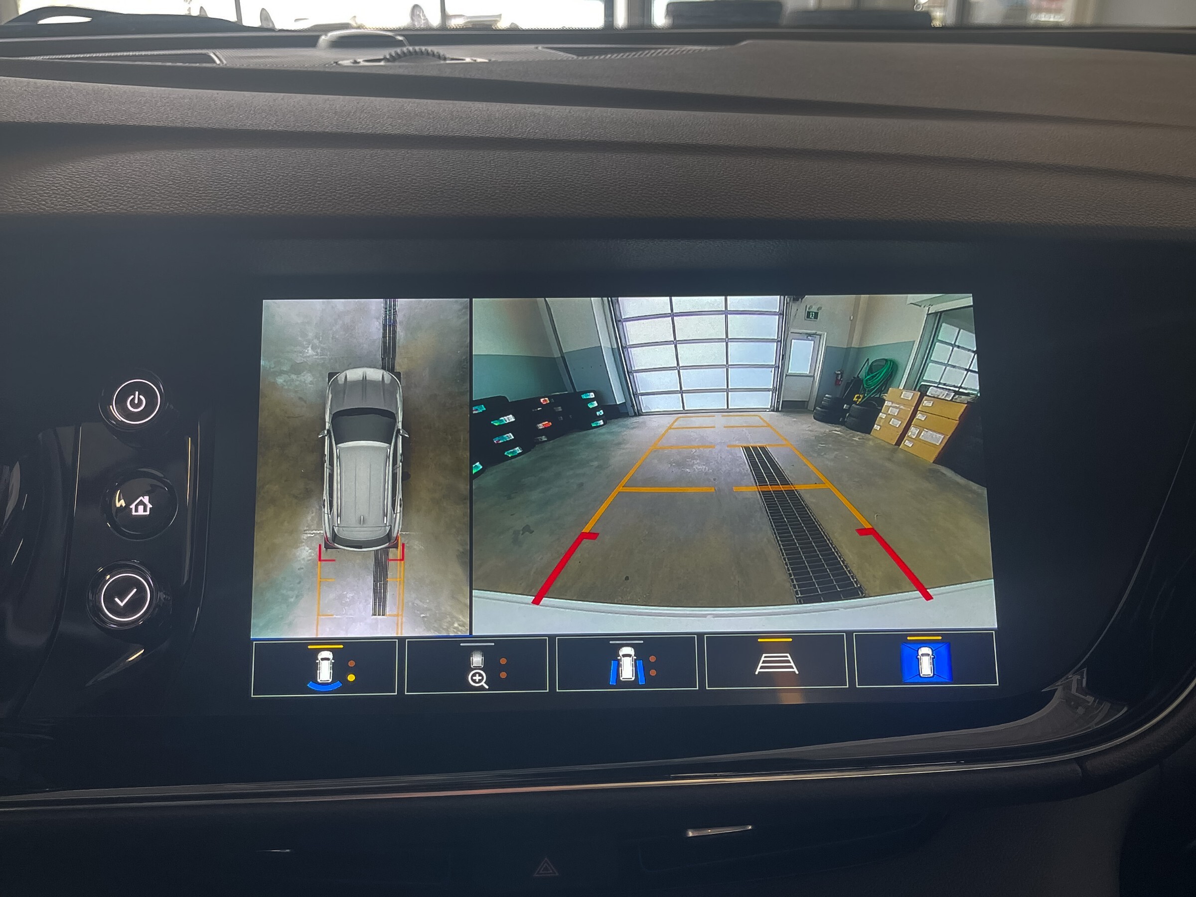 Buick Envision 2023