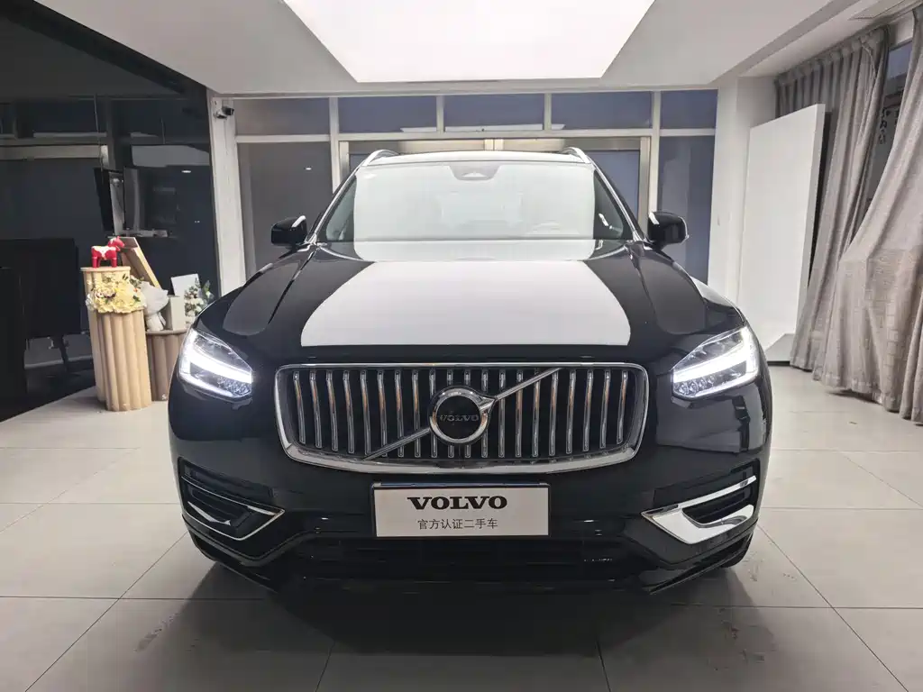 Volvo XC90 2025