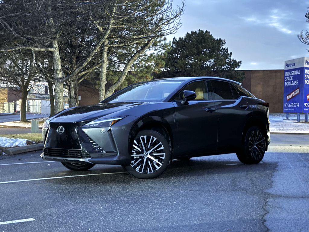 Lexus RZ 2023