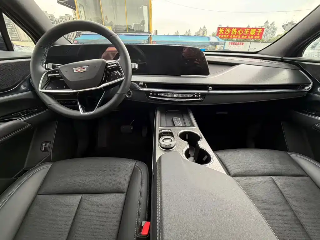 Cadillac XT5 2025